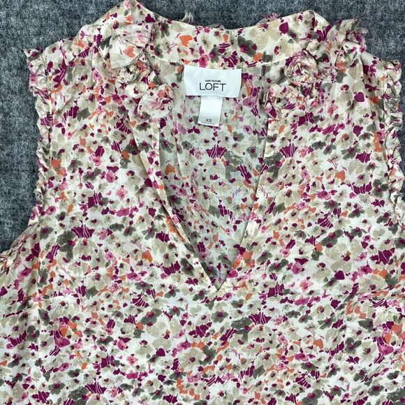 LOFT Shirt Womens Extra Small V-Neck Ruffles Floral Short Cotton Business Casual - Picture 3 of 9